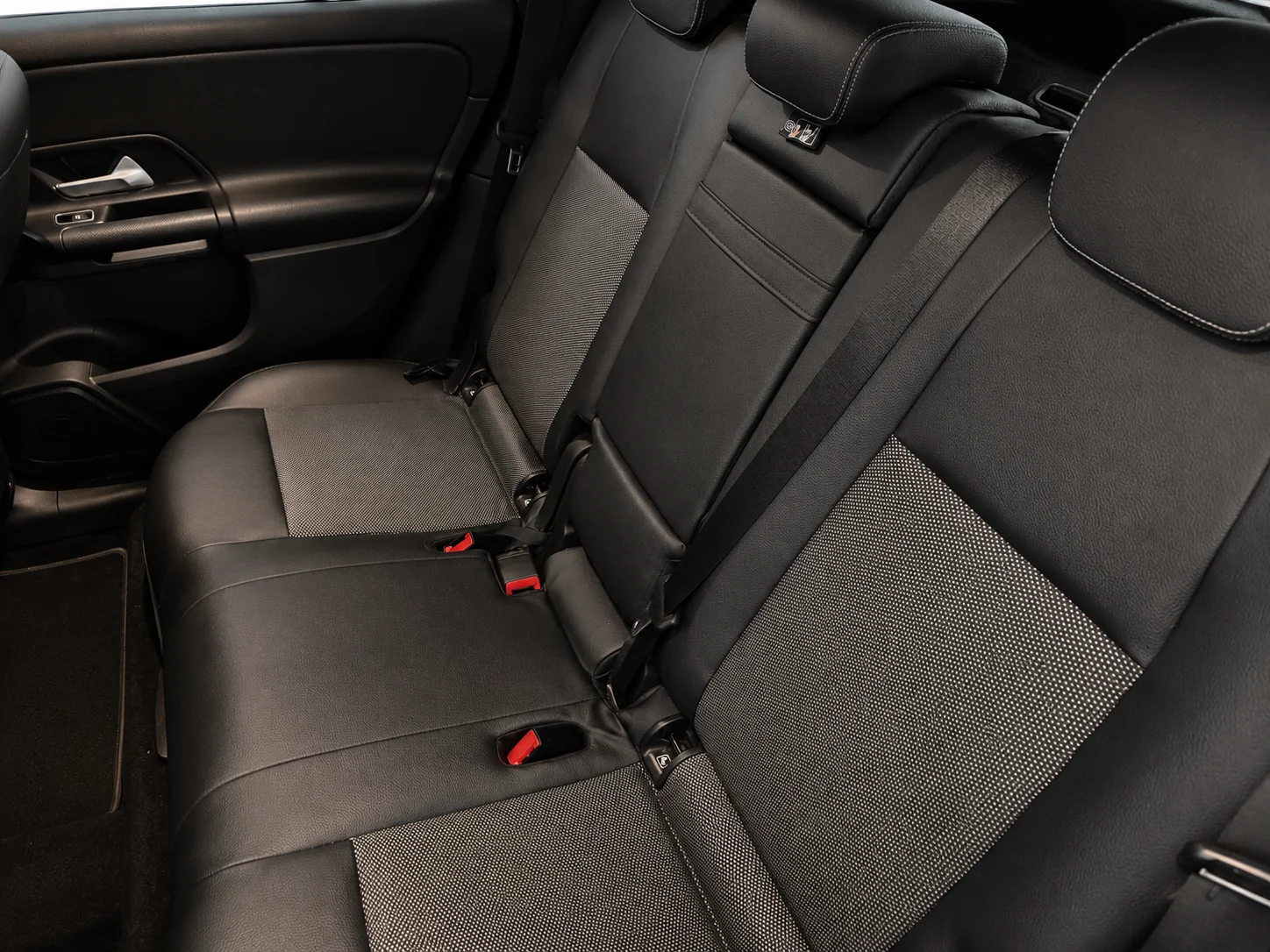 Mercedes-Benz GLB 180d Business Solution, plazas traseras