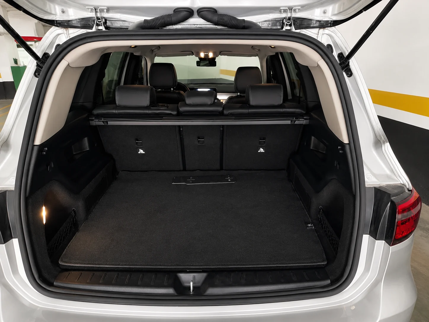 Mercedes-Benz GLB 180d Business Solution, maletero